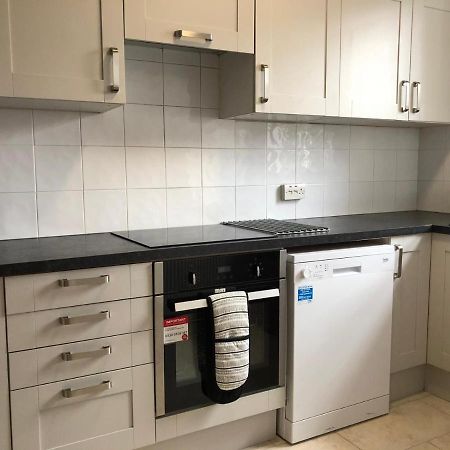 Entire Flat Very Comfortable 1 Bedroom Лондон Экстерьер фото
